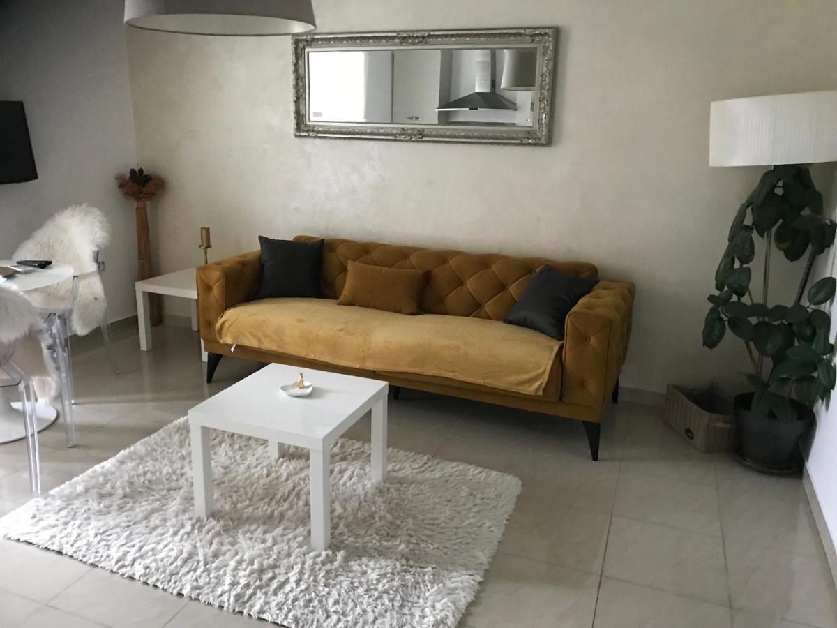 Captain Emo City Apartments Pula Bagian luar foto