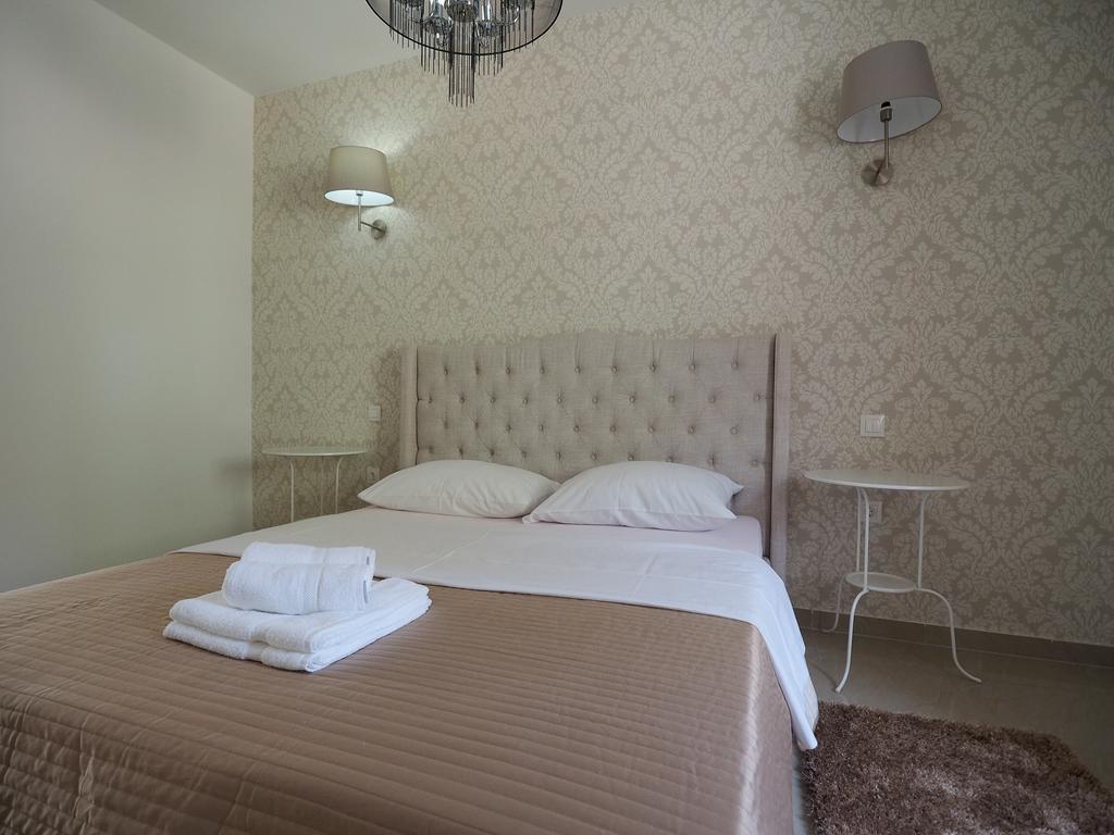 Captain Emo City Apartments Pula Bagian luar foto