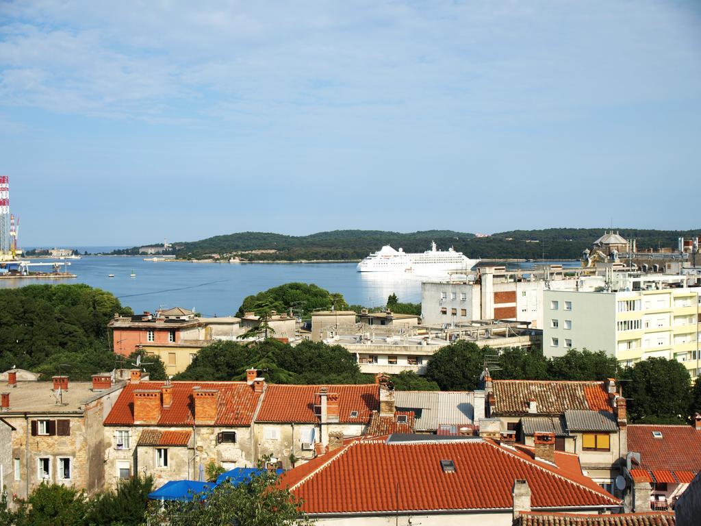 Captain Emo City Apartments Pula Bagian luar foto