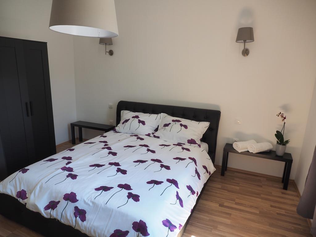 Captain Emo City Apartments Pula Bagian luar foto